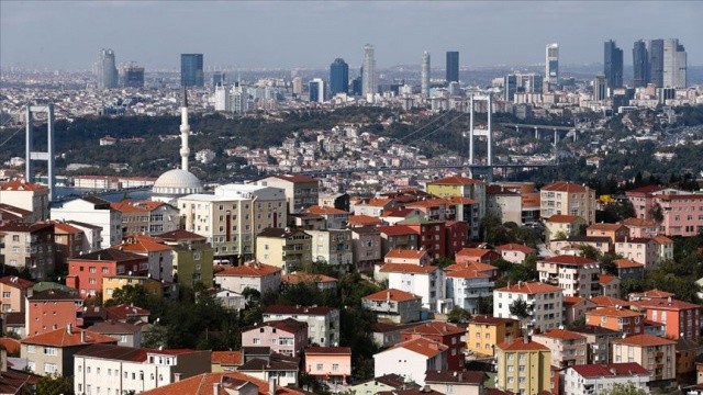 Bu kanun hükmü kullanılarak çok sayıda tahliye davaları açılıyor. Bu yıl bu tür tahliyelerde büyük bir artış var. Kiraya veren, bu hükme dayanarak 10 yılı dolmuş sözleşmelerdeki kiracılarını çıkarıp daha yüksek bedellerle yeniden kiraya veriyor.

