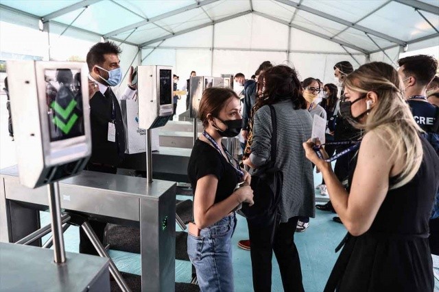 Türkiye'nin en büyük teknoloji etkinliği TEKNOFEST İstanbul Havacılık, Uzay ve Teknoloji Festivali (TEKNOFEST İstanbul), Atatürk Havalimanı'nda başladı. 