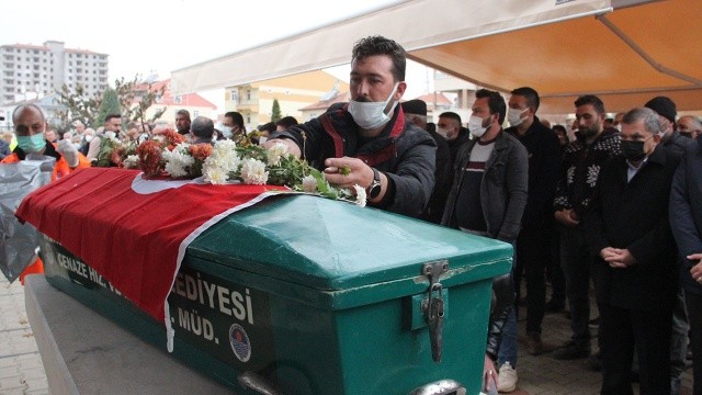 Selman-ı Farisi Camisinde ikindi namazını müteakip Müslüme için cenaze namazı kılındı. Namazın ardından Müslüme'nin cansız bedeni namaz kılınan yerin hemen yakınında kazılan mezarına dualarla defnedildi.