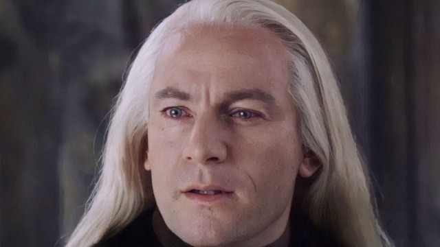 5. Filmin kötü karakterlerinden olan Lucius Malfoy'u canlandıran Jason Isaacs başlangıçta rolü kabul etmek istemedi. Çocukları korkutan bir rolde oynama düşüncesi ona yanlış gelmişti.