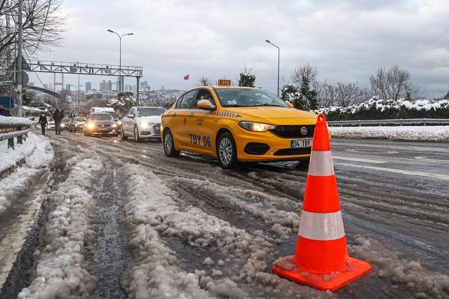 Polis ekipleri, 15 Temmuz Köprüsü bağlantı yolunda denetim yaptı.
