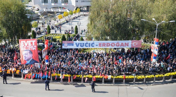 Erdoğan'ı Türk bayraklarıyla karşıladılar
