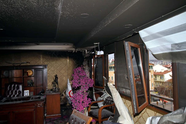 BBP'de yangının izleri siliniyor