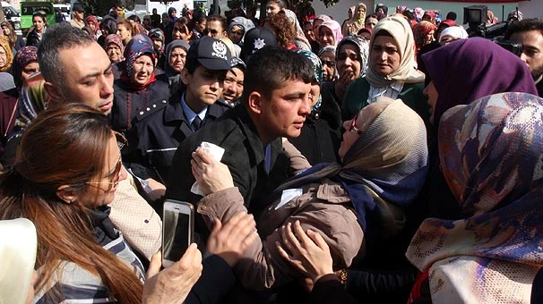 Şehit annesinin sorusu silah arkadaşlarını duygulandırdı