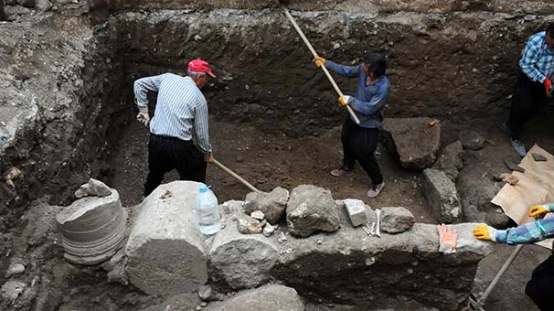 Hükümet Konağı temelinden tarihi eser çıktı