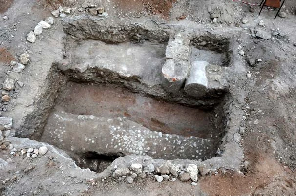 Hükümet Konağı temelinden tarihi eser çıktı