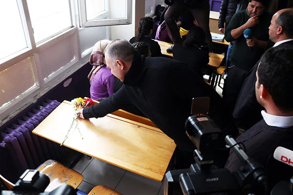 Ünlü sanatçılar, Mehmetçik'e destek için Hatay'da