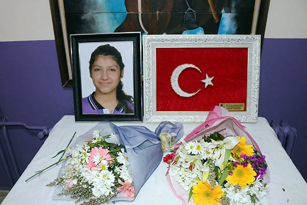 Ünlü sanatçılar, Mehmetçik'e destek için Hatay'da