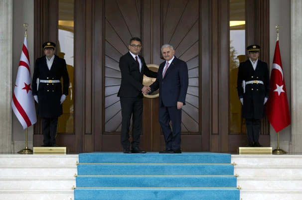 Başbakan Yıldırım, KKTC Başbakanı Erhürman'ı resmi törenle karşıladı
