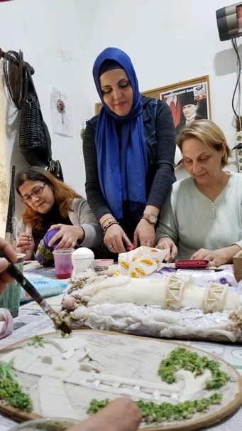 Devlet büyüklerinin hediyelerini o yapıyor