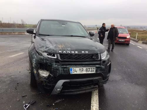 Ciple çarpışan otomobil bu hale geldi!