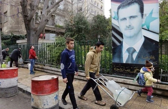 Suriye'de ateşkes tehlikede, Rus tankları sokaklara indi