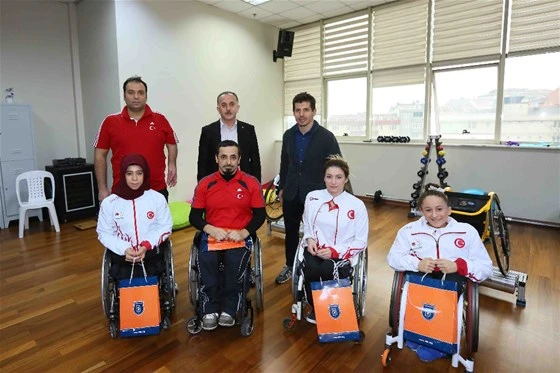 Emre Belözoğlu'ndan anlamlı buluşma