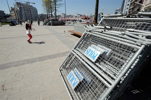 Taksim’de 1 Mayıs tedbirleri başladı