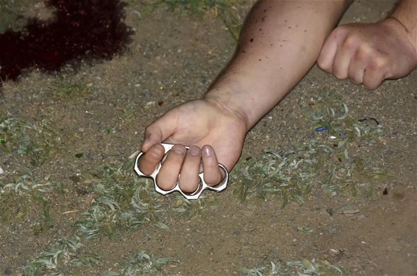 Kızına kötü davranan damadını öldürdü