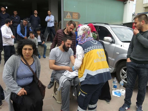 Ataşehir'de yolcu minibüsü kazası: 8 yaralı