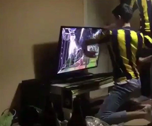 Televizyon kıran F.Bahçe taraftarına Souza'dan büyük jest