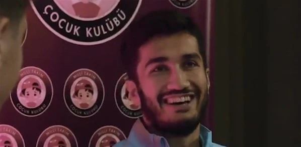 Çocuklar sorularıyla milli futbolcuları terletti