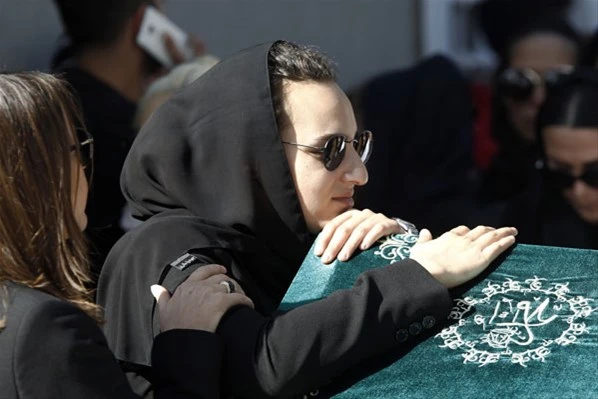 Manolya Onur son yolculuğuna uğurlandı!