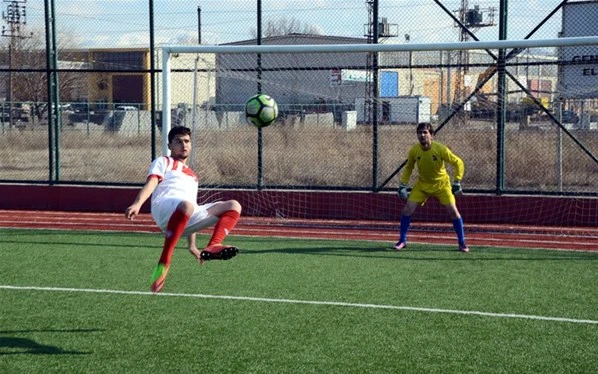 Balona röveşata yapan genç ilk maçında 2 gol attı