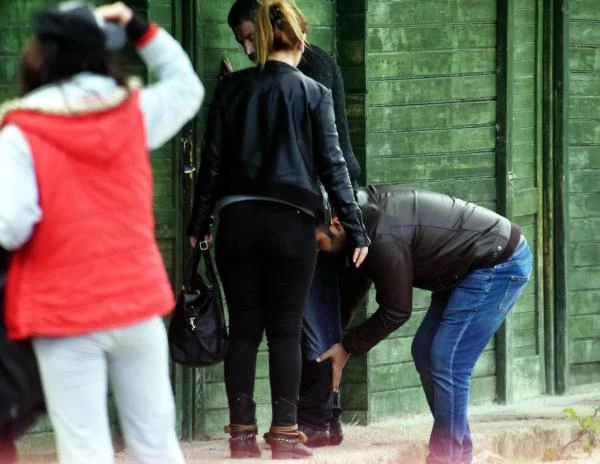 Sığınmacıları taşıyacak tekneyi denerken yakalandılar