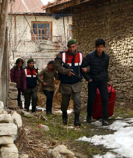 Kayıp çocuklar köyde saklanırken bulundu