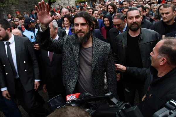 Bursa'da Diriliş Ertuğrul izdihamı