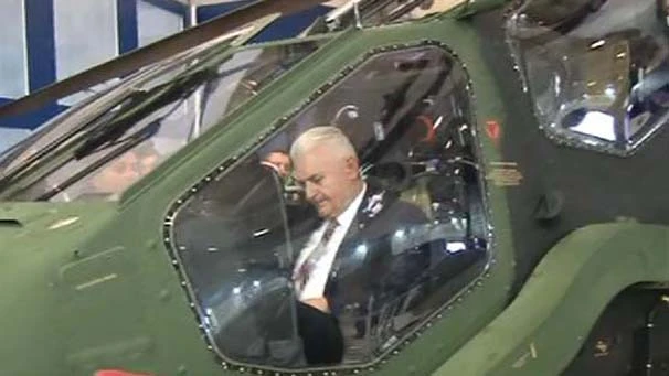 Başbakan Yıldırım 'Atak'ın pilot koltuğunda