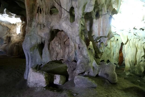 Karain Mağarası'nda 350 bin yıllık kemik parçaları bulundu