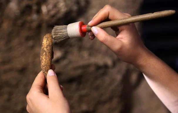 Karain Mağarası'nda 350 bin yıllık kemik parçaları bulundu