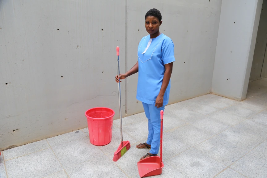 Nijerya'nın emekçi kadınları hem okuyor hem ailelerine bakıyor