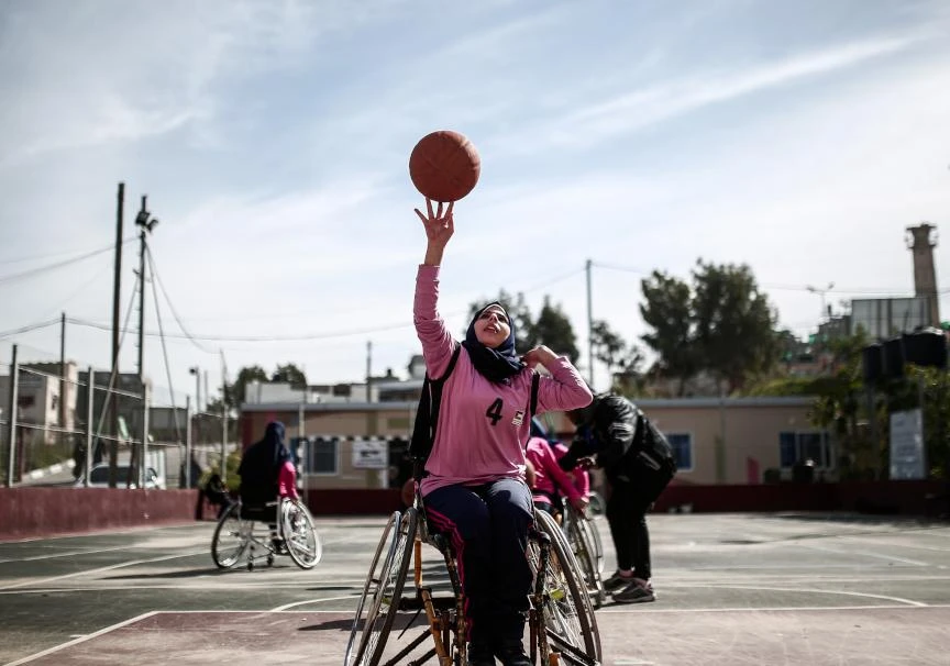 Gazzeli basketçi kadınlar 'engellerine' meydan okuyor
