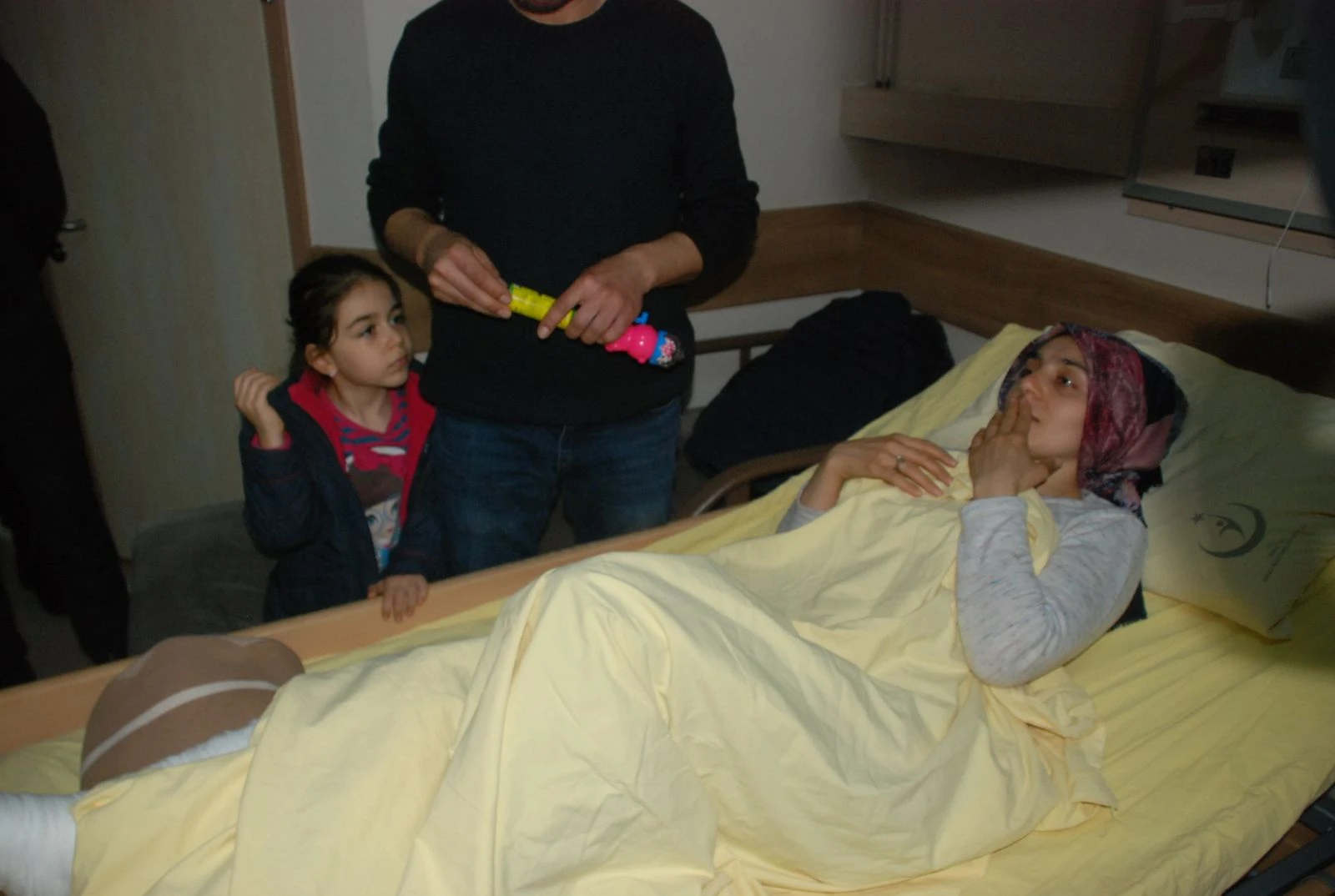 Yanan otobüsten kurtulan 2 kız kardeş yaşadıkları dehşetlerını anlattı