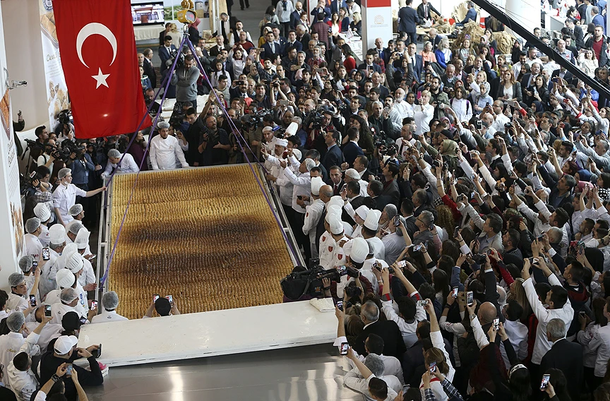 'Dünyanın en büyük baklavası' başkentte yapıldı