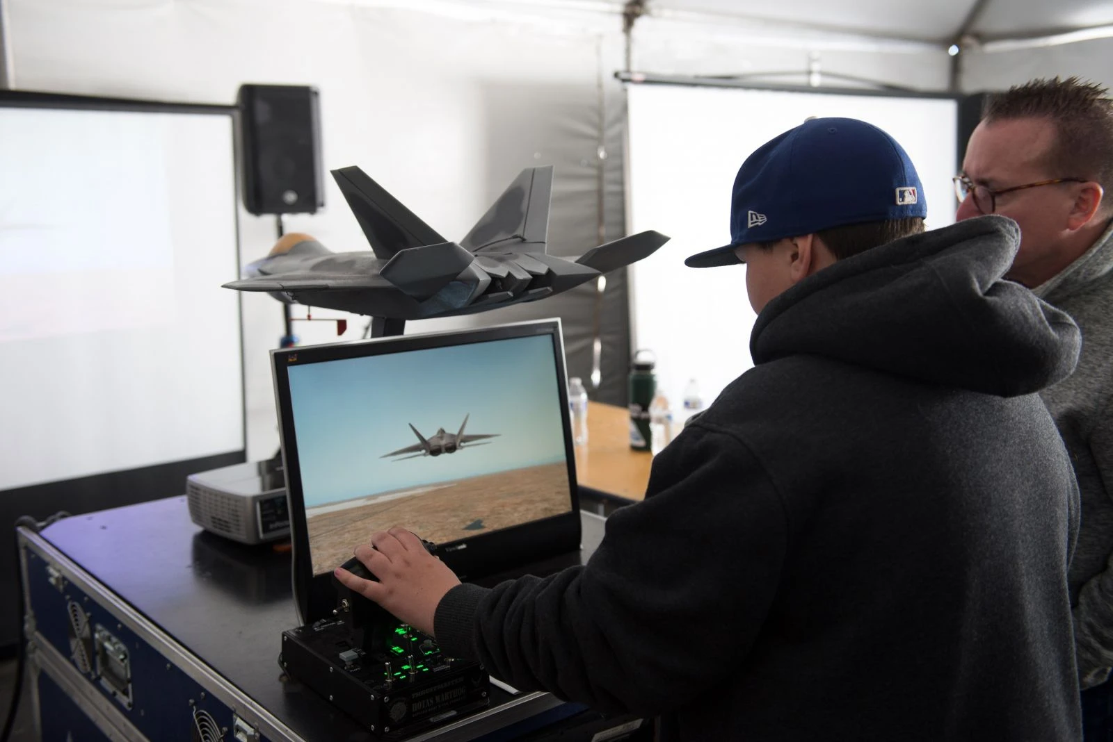 Savaş uçakları görücüye çıktı