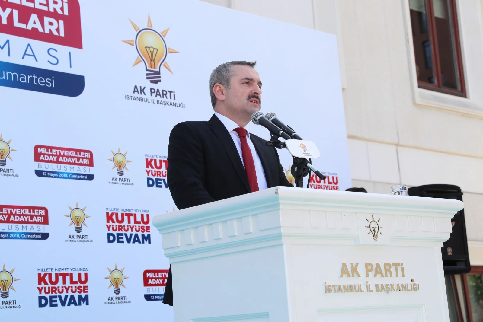 AK Parti milletvekili aday adayları kahvaltıda bir araya geldi