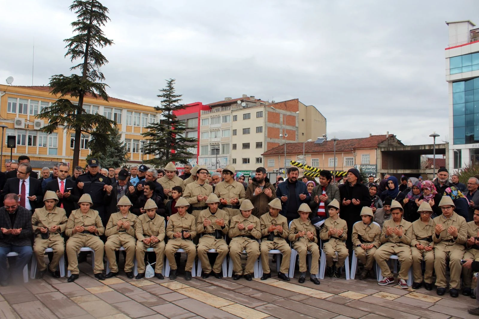 Onbeşliler Çanakkale yolunda