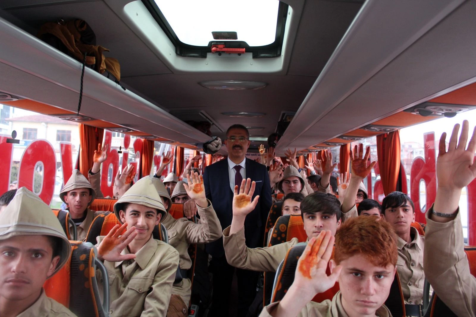 Onbeşliler Çanakkale yolunda