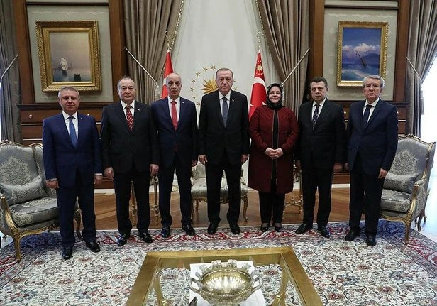 Cumhurbaşkanı Erdoğan Türk-İş heyetini kabul ediyor