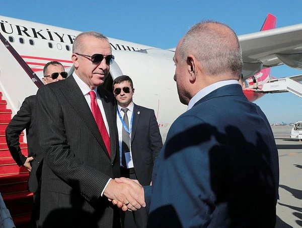 Cumhurbaşkanı Erdoğan, İlham Aliyev ile görüştü! İşte ilk kareler... .