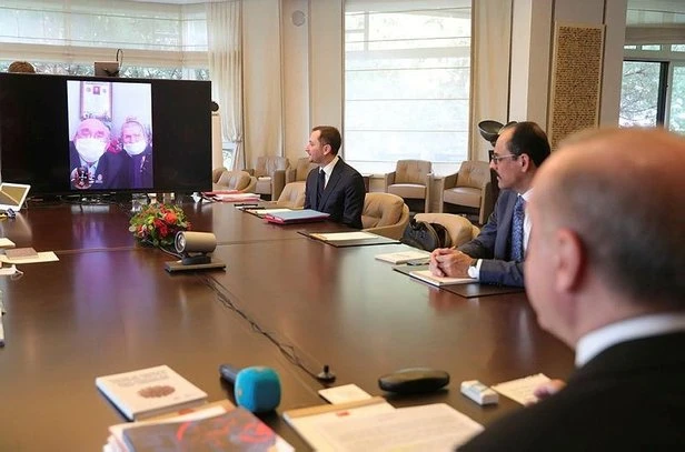 Cumhurbaşkanı Erdoğan, Vefa Destek Gruplarının yardım ettiği ailelerle görüştü