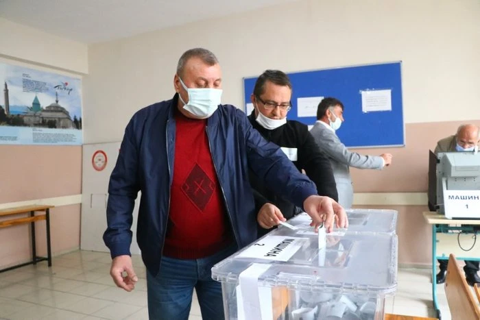 Bulgaristan Cumhurbaşkanı ve parlamento seçimlerine Türk aday damga vurdu!