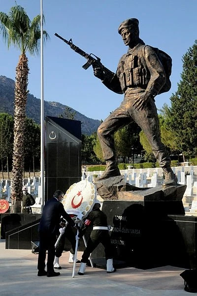 Kıbrıs Barış Harekatı'nın 46'ncı yıl dönümü için kutlama töreni! Türkiye'yi Fuat Oktay temsil ediyor