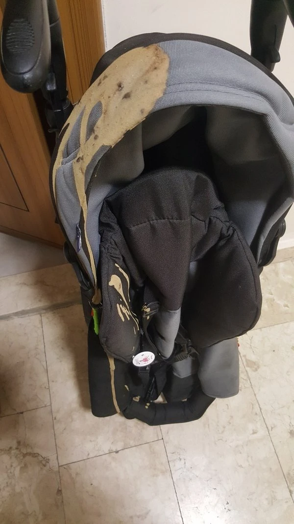 İstanbul'da komşu dehşeti: Kapı önüne bozuk yumurta, kimyasal ve dışkı attılar