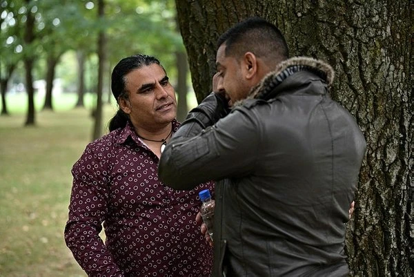 Yeni Zelanda onu konuşuyor! Teröriste silahsız karşı koydu