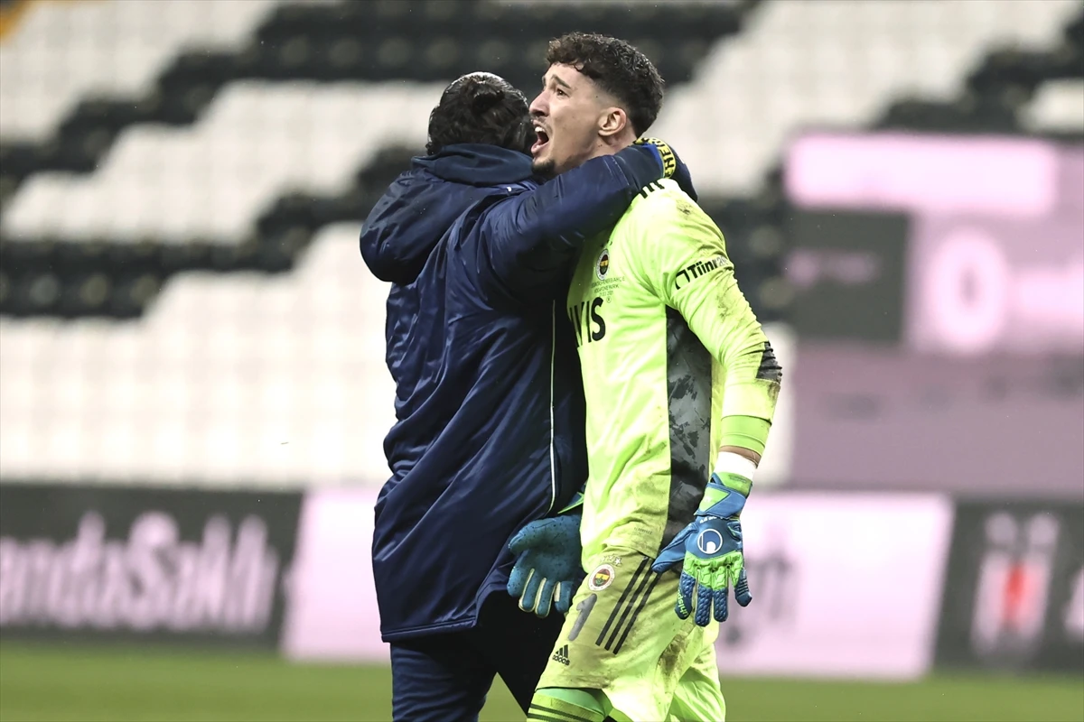 Derbinin yıldızı Altay Bayındır