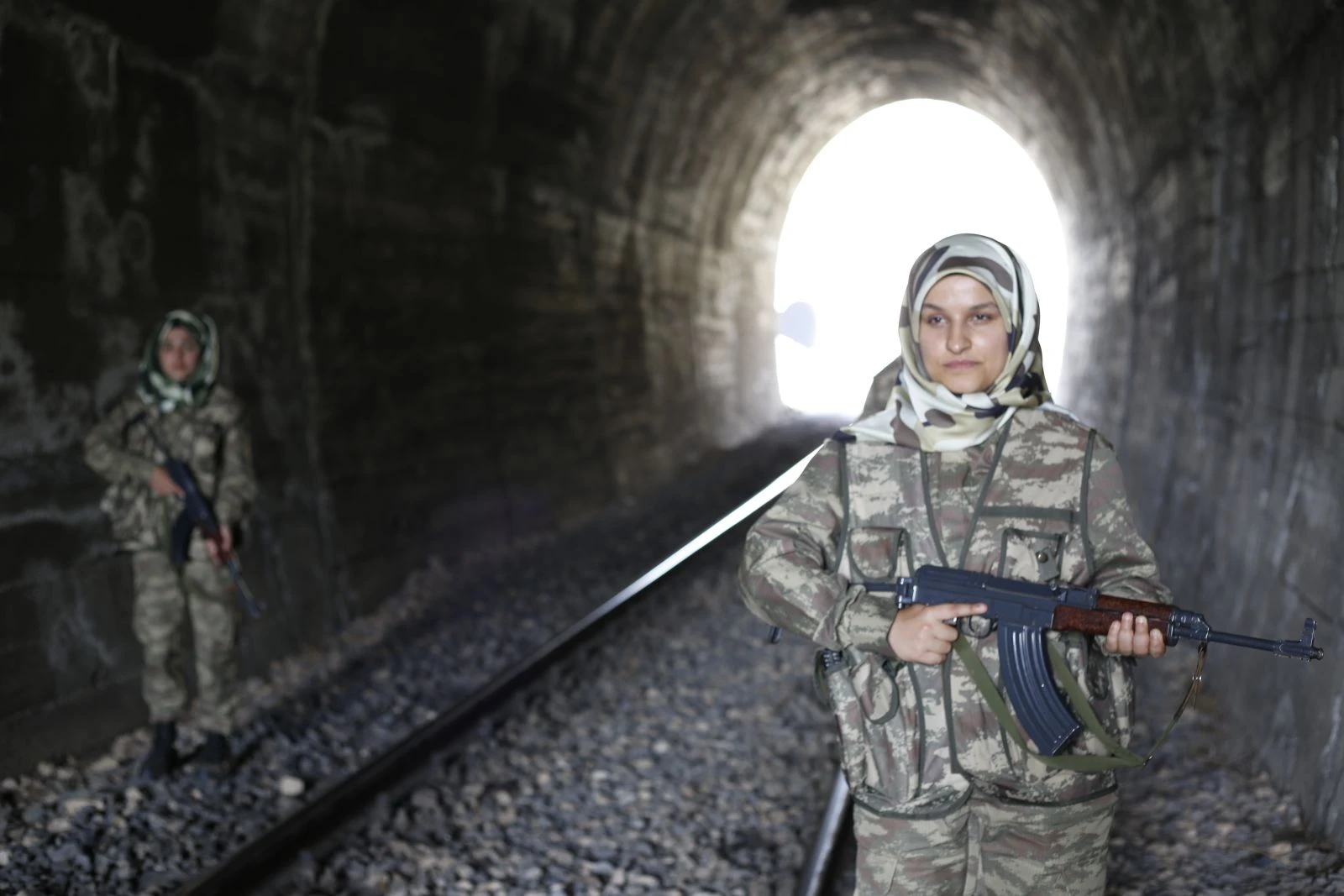 Elazığ'ın kadın güvenlik korucuları babalarının izinde