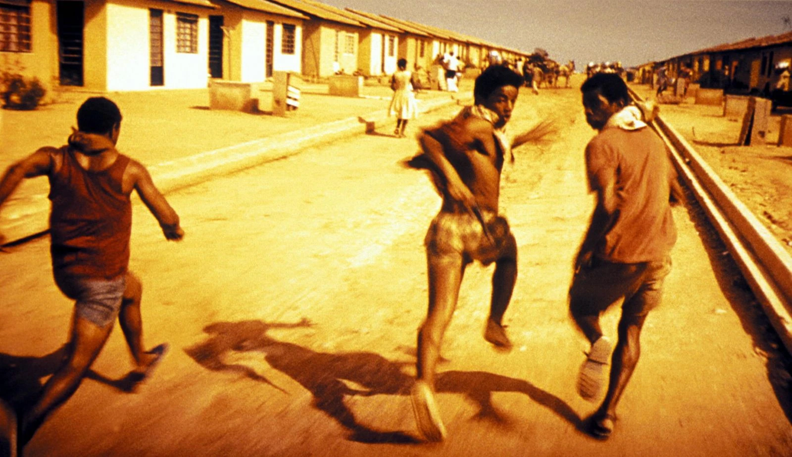 Tanrı Kent (City Of God 2002) Filminin Konusu Nedir?