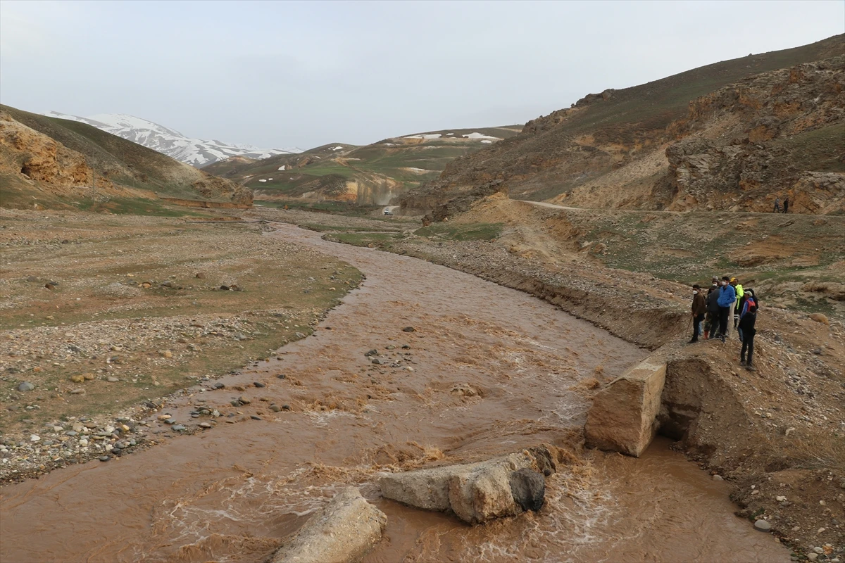 Nehre düşen 6 yaşındaki İpek’i arama çalışmaları aralıksız sürüyor