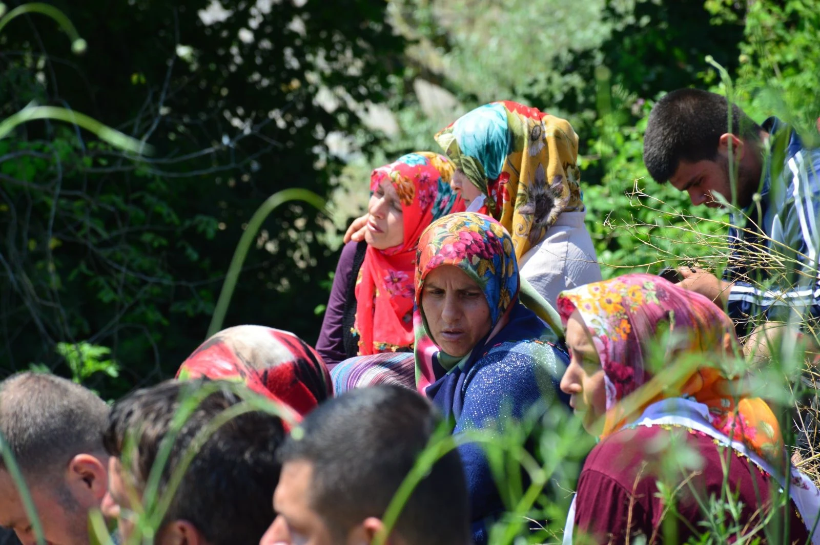 Arkadaşlarından helallik isteyerek girdiği nehirde kayboldu
